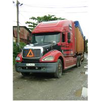 Đầu kéo container chở xe hơi - Vận Tải Phước Thành - Công Ty TNHH Thương Mại Dịch Vụ Du Lịch Vận Tải Phước Thành